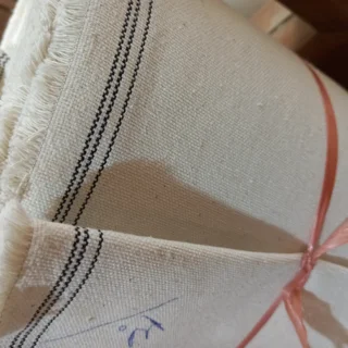 پارچه برزنت سه لا شیش لا عرض ۲متر کیفیت عالی جهت خرید با شماره زیر تماس بگیرید ۰۹۰۱۲۵۳۵۶۹۳